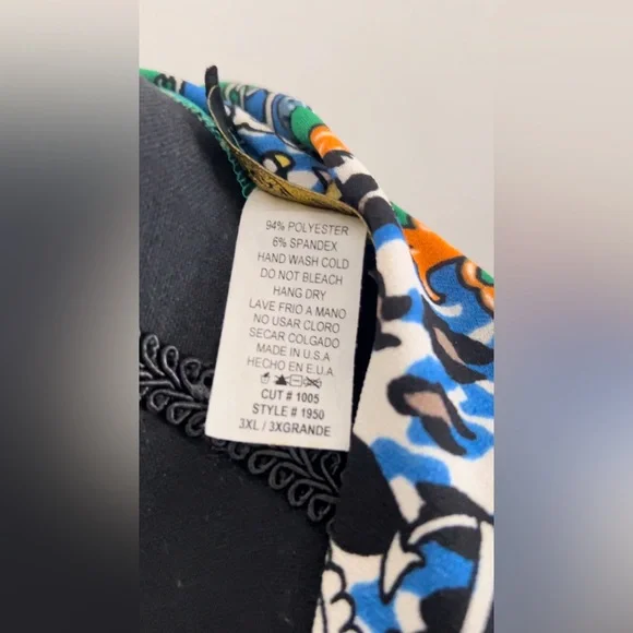 NWOT TIE COLLAR MAXI DRESS 3X GREEN
Boutique Item - Picture 6 of 8